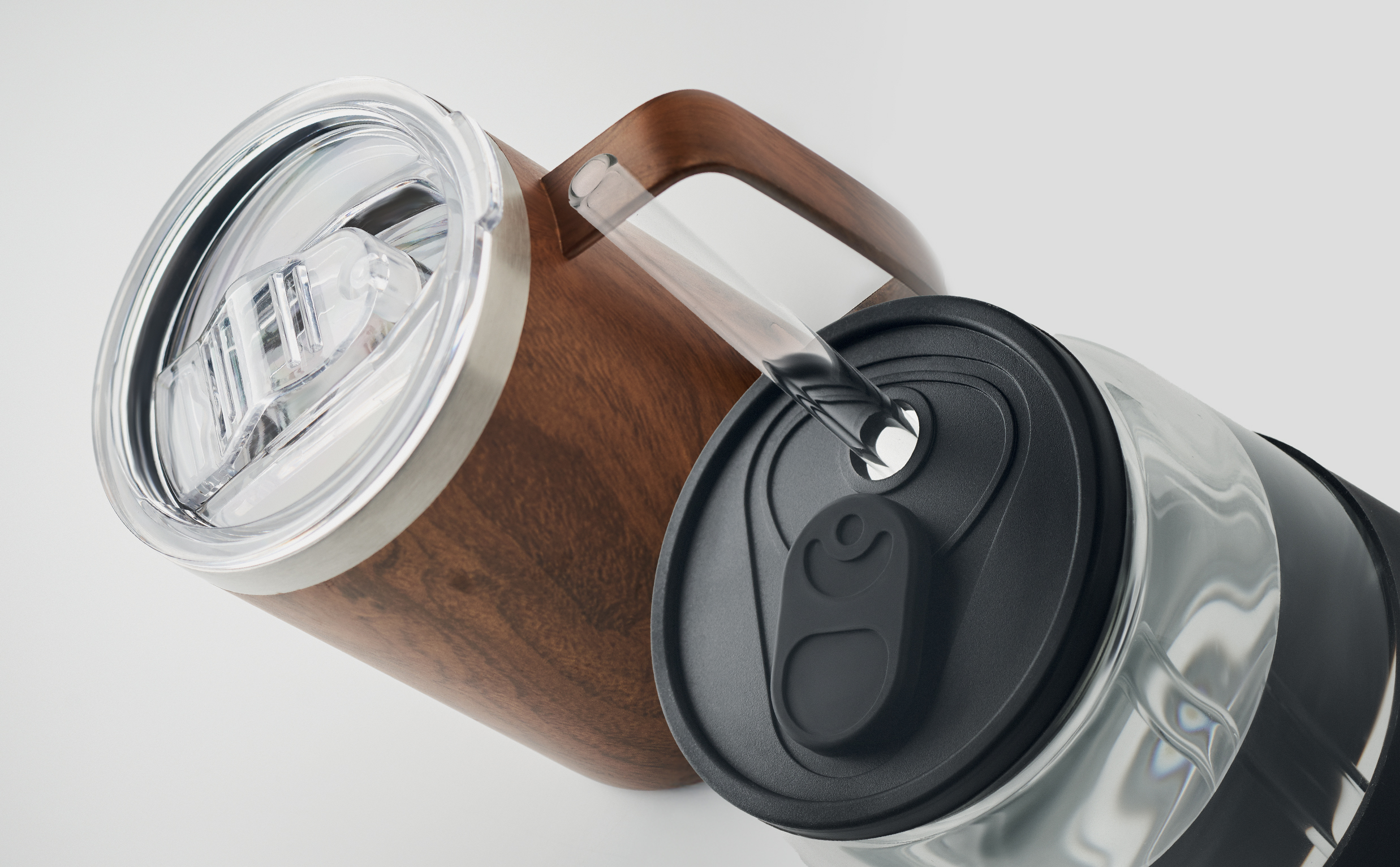 <em>Mugs & tumblers</em>